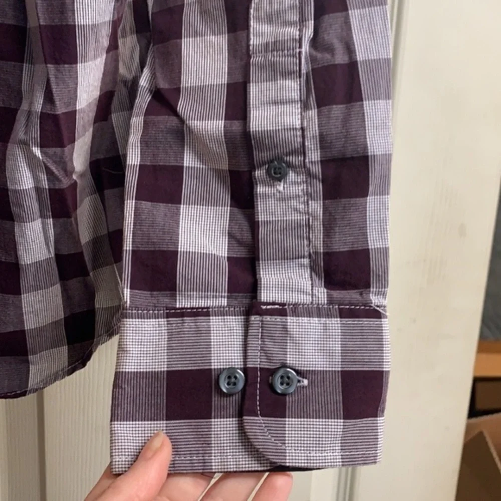 NWOT Men’s Beverly Hills Polo Club Button Down Shirt 🍀